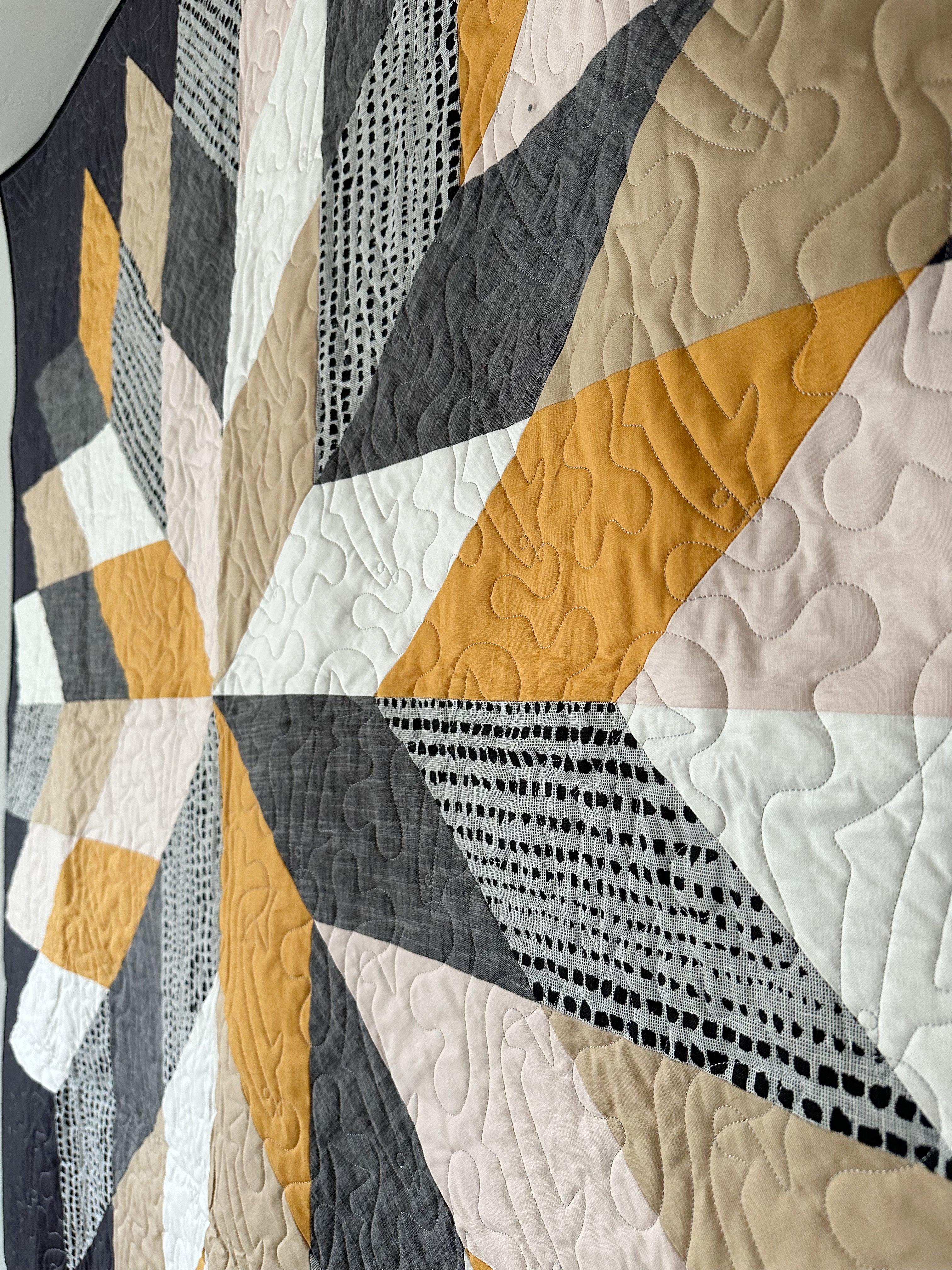 Homestead Star Quilt (Throw Size)