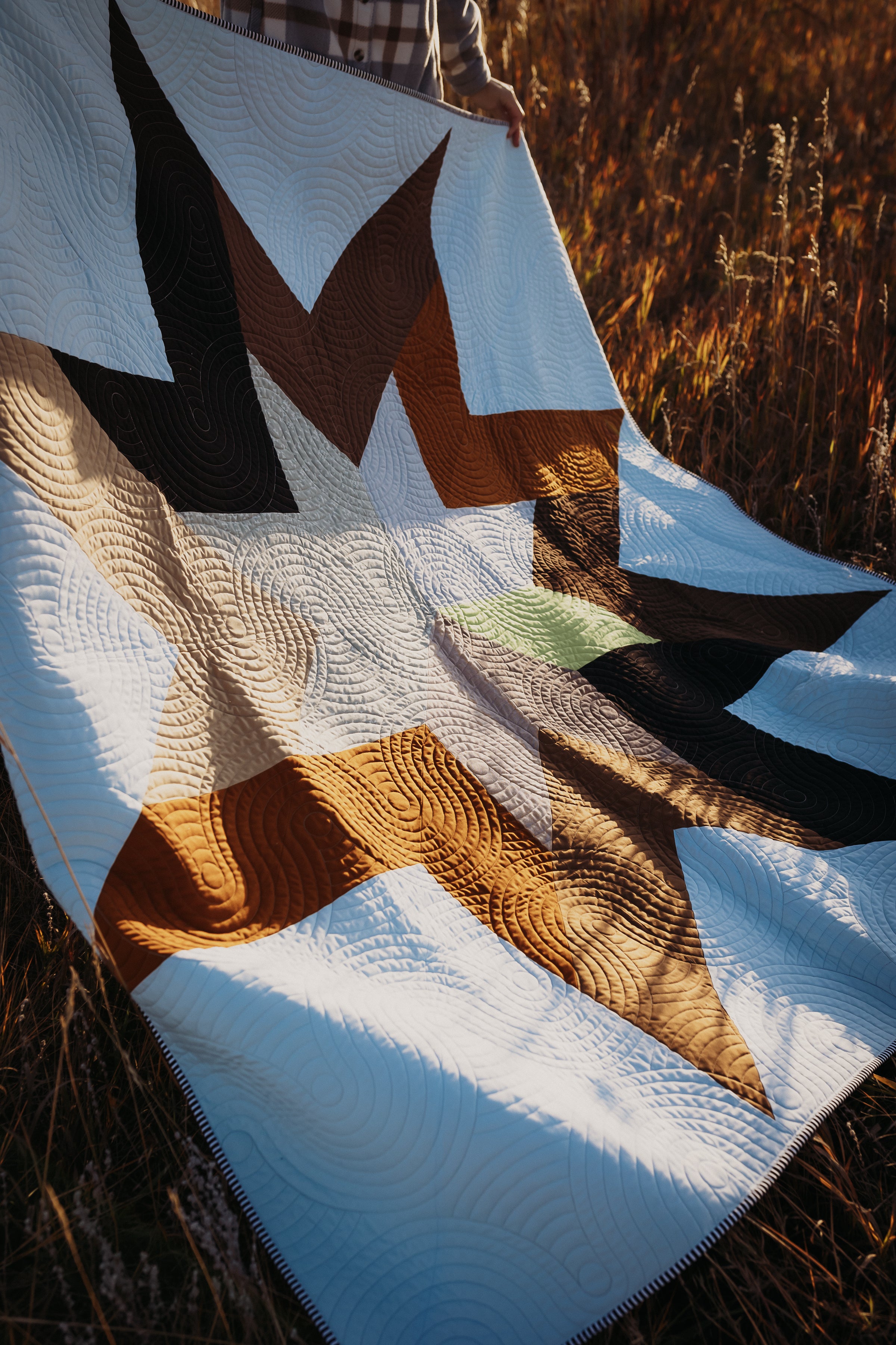 Trailing Star Quilt - (Large Throw)